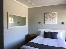 Family Room - Accommodation - Nicholas Royal Motel - Hay NSW